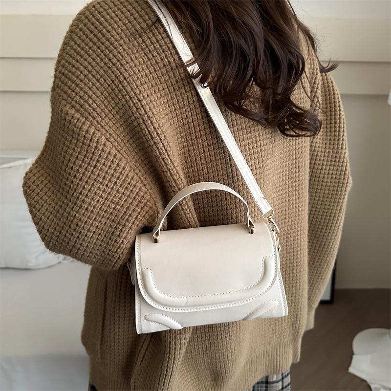 Summer women s bags, high-end exquisite handbags, new simple small square bags, versatile messenger bags чорний
Summer women s bags, high-end exquisite handbags, new simple small square bags, versatile messenger bags чорний
