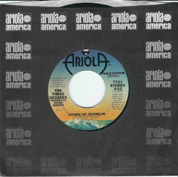 7inch Record THREE DEGREES - Giving Up, Giving In 7721 Ariola Records 1978 US Dance & Electronica Used
7inch Record THREE DEGREES - Giving Up, Giving In 7721 Ariola Records 1978 US Dance & Electronica Used