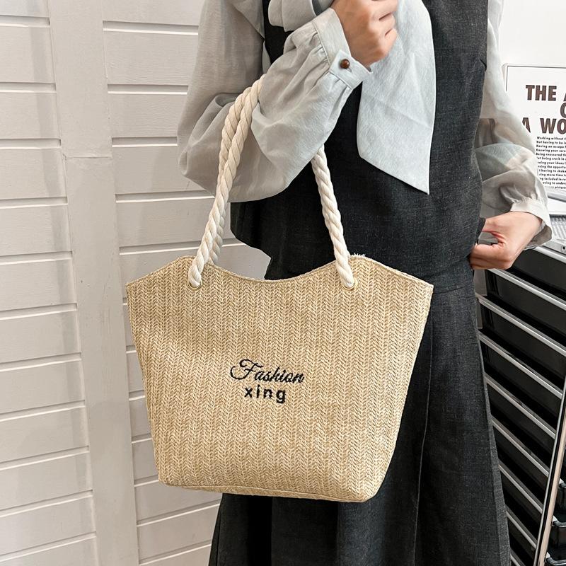 2025 high-end simple casual commuter tote bag spring and summer handheld bag new fashion shoulder bag
2025 high-end simple casual commuter tote bag spring and summer handheld bag new fashion shoulder bag