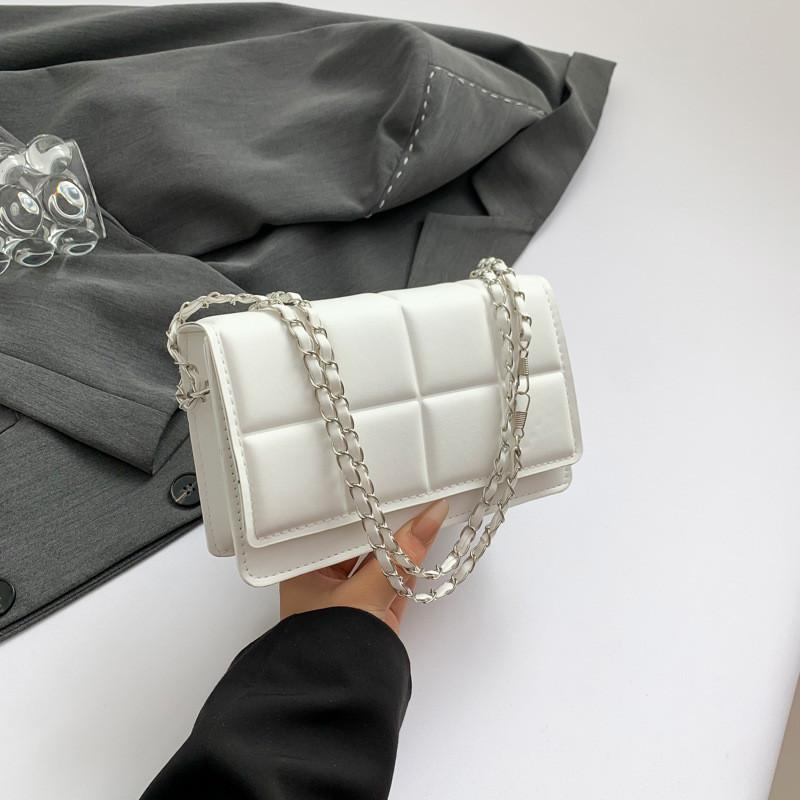 Chic And Trendy Small Square Bag With Chain Detail Perfect For Everyday Use білий
Chic And Trendy Small Square Bag With Chain Detail Perfect For Everyday Use білий