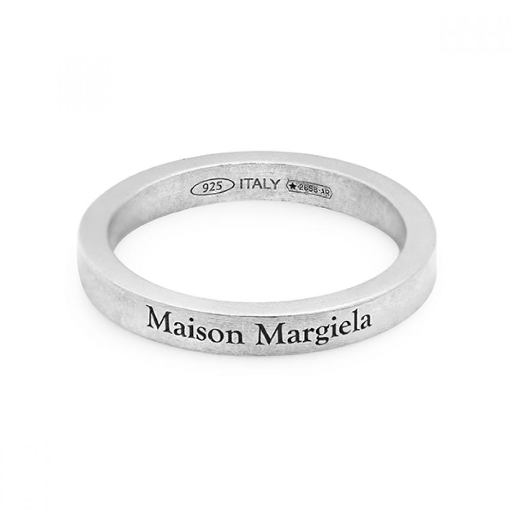 Maison Margiela Sm1uq0080 Sv0158 951 Срібне кільце 3 мм з вигравіруваним логотипом SM1UQ0080 SV0158 951 (8)
Maison Margiela Sm1uq0080 Sv0158 951 Срібне кільце 3 мм з вигравіруваним логотипом SM1UQ0080 SV0158 951 (8)