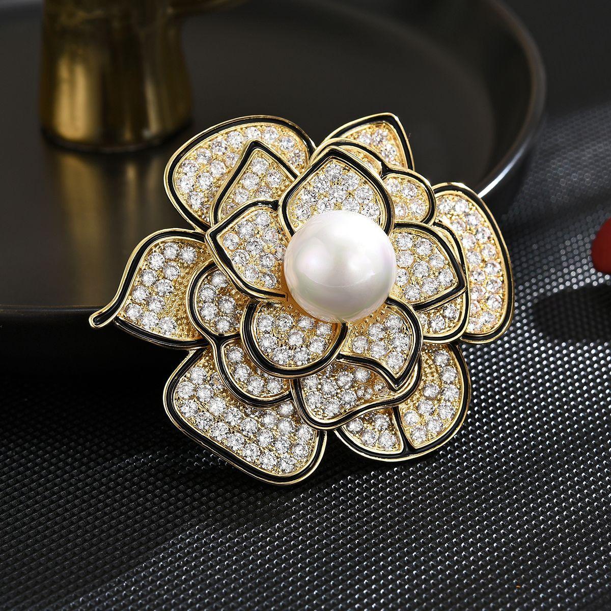 Women s Light Luxury Design Elegant Imitation Pearl Peony Flower Brooch Fashionable Versatile Niche Design Brooch
Women s Light Luxury Design Elegant Imitation Pearl Peony Flower Brooch Fashionable Versatile Niche Design Brooch