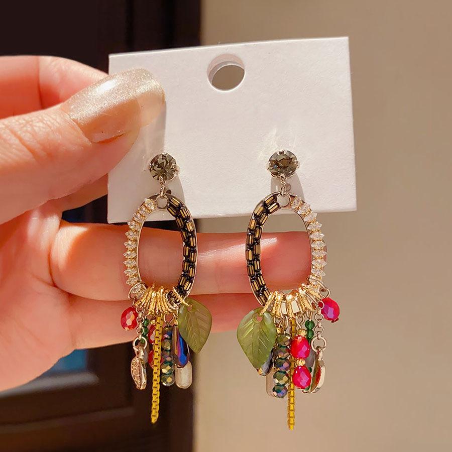 Niche retro exaggerated zircon fringed earrings women s high sense light luxury temperament versatile unique design earrings earrings
Niche retro exaggerated zircon fringed earrings women s high sense light luxury temperament versatile unique design earrings earrings