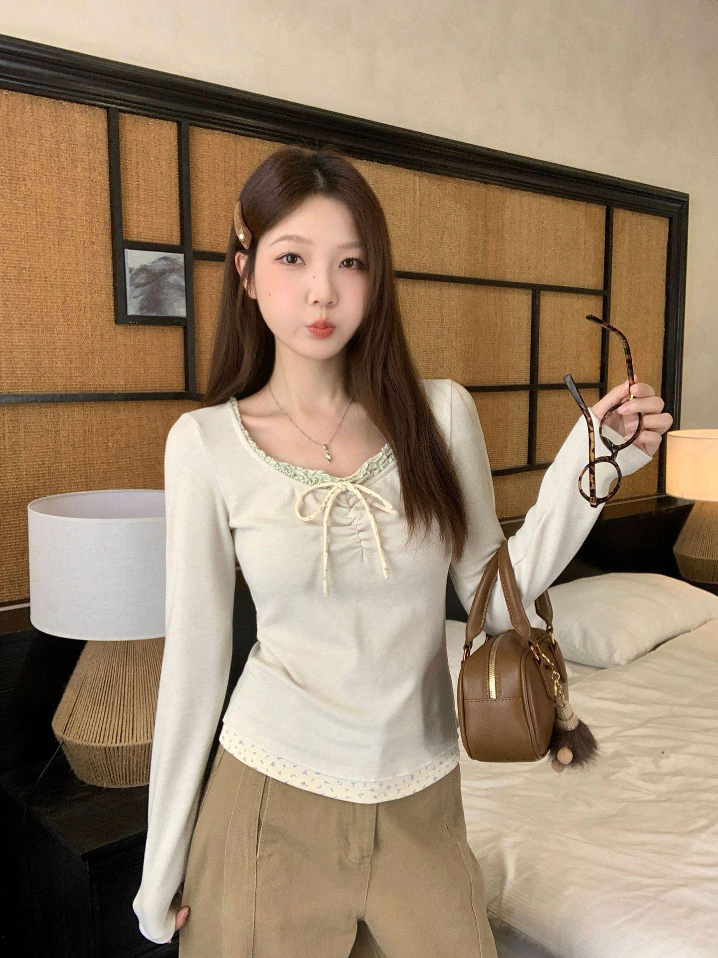 Plus Size Korean Style Floral Patchwork Tie-Up Top - Autumn/Winter Two-Piece Look M (suitable for 45-50 kg)
Plus Size Korean Style Floral Patchwork Tie-Up Top - Autumn/Winter Two-Piece Look M (suitable for 45-50 kg)