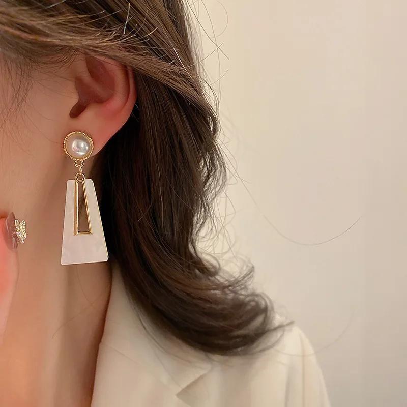 Exaggerated Geometric Dangle Earrings Trapezoidal Design Temperament Sweet Cool Statement Earrings for Women білий
Exaggerated Geometric Dangle Earrings Trapezoidal Design Temperament Sweet Cool Statement Earrings for Women білий