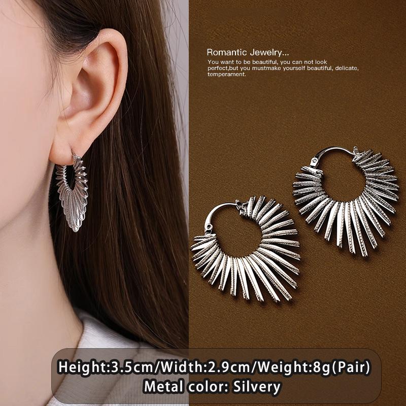 Gold Color Exaggerated Metal Lines Heart-Shaped Ear Buckle 2026 New Accessory For Women s High-end Jewelry Gothic Girl Earrings срібний
Gold Color Exaggerated Metal Lines Heart-Shaped Ear Buckle 2026 New Accessory For Women s High-end Jewelry Gothic Girl Earrings срібний