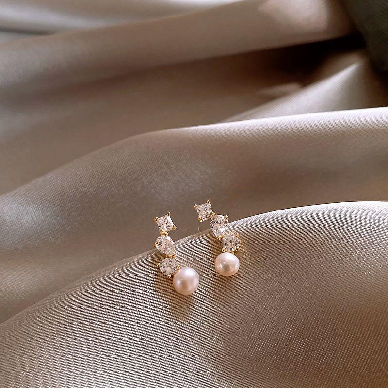 New Arrival 2025 Best Selling Natural Freshwater Pearl Ear Studs Women s Geometric Zircon Earrings Earrings Fancy Temperamental Minority Natural freshwater pearls ~~ Work Clothing
New Arrival 2025 Best Selling Natural Freshwater Pearl Ear Studs Women s Geometric Zircon Earrings Earrings Fancy Temperamental Minority Natural freshwater pearls ~~ Work Clothing