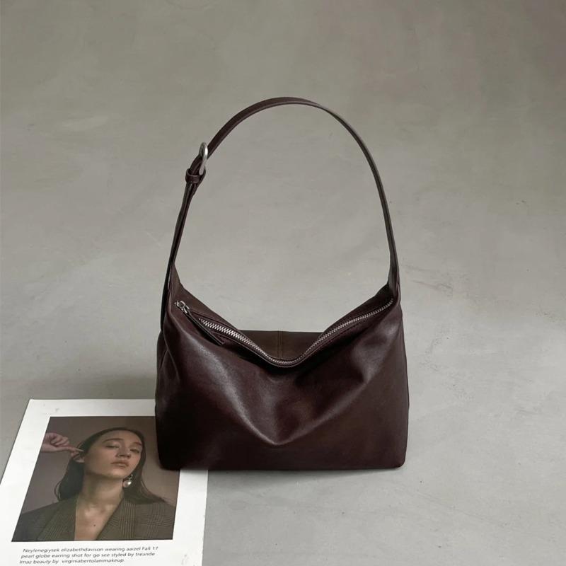 Zipper tote bag first layer cowhide leather women s bag underarm crossbody dumpling bag commuter large capacity handbag
Zipper tote bag first layer cowhide leather women s bag underarm crossbody dumpling bag commuter large capacity handbag
