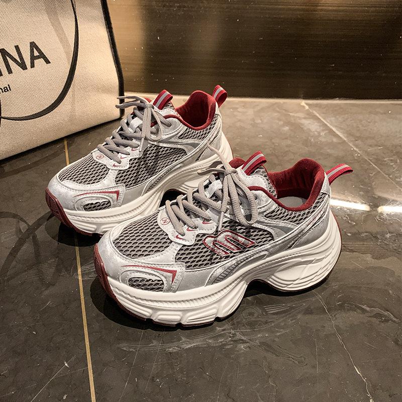 Женские кроссовки на толстой подошве 2025 осень новые женские туфли популярны, мягкая подошва не утомляет, универсальные и легкие спортивные кроссовки на мягкой подошве 40 красный
Женские кроссовки на толстой подошве 2025 осень новые женские туфли популярны, мягкая подошва не утомляет, универсальные и легкие спортивные кроссовки на мягкой подошве 40 красный