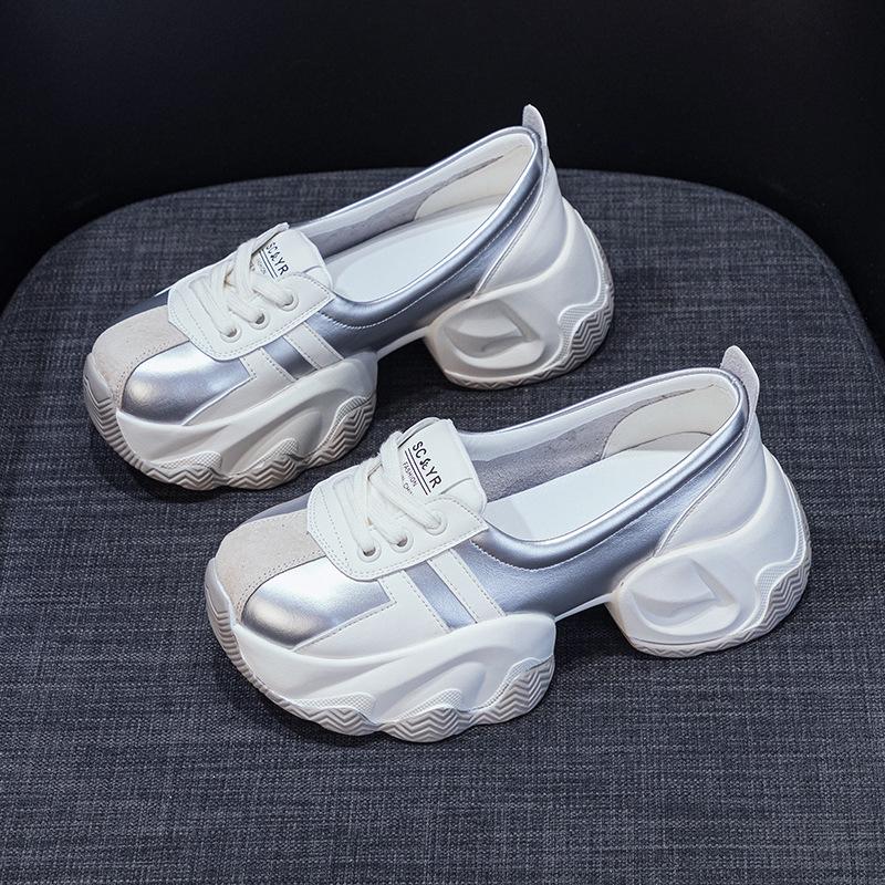 Папины кроссовки осенние на платформе повседневные одинарные туфли женские с мелким вырезом универсальные увеличивающие рост белые туфли 40
Папины кроссовки осенние на платформе повседневные одинарные туфли женские с мелким вырезом универсальные увеличивающие рост белые туфли 40