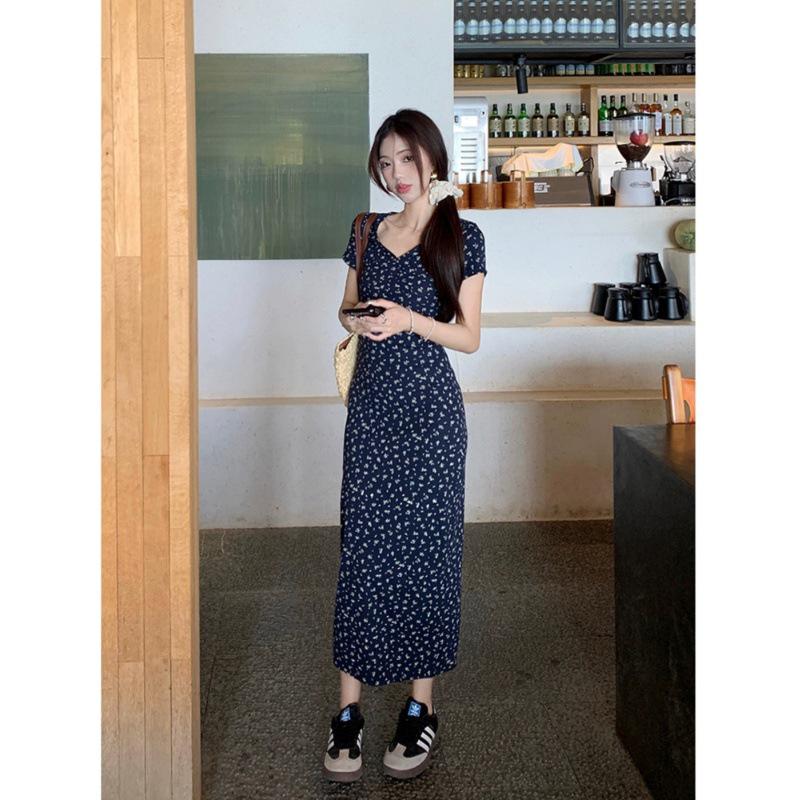 Women s Summer Floral Retro Dress - Short Sleeve, Waist-Cinching, Slimming, Hip-Hugging Long Skirt Small
Women s Summer Floral Retro Dress - Short Sleeve, Waist-Cinching, Slimming, Hip-Hugging Long Skirt Small