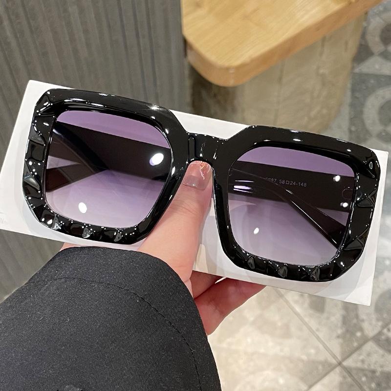 New Retro Square Sunglasses Women Diamond Shaped Ripple Gradient Frame Sun Glasses For Female Brand Design Clear Lens Glasses
New Retro Square Sunglasses Women Diamond Shaped Ripple Gradient Frame Sun Glasses For Female Brand Design Clear Lens Glasses