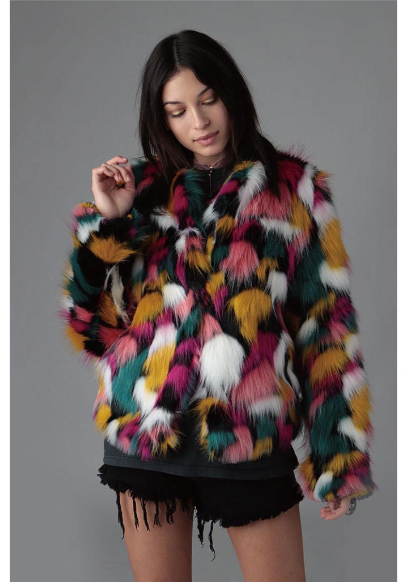 Women s Rainbow Patchwork Faux Fur Coat - Collarless, Trendy European and American Design 4XL
Women s Rainbow Patchwork Faux Fur Coat - Collarless, Trendy European and American Design 4XL