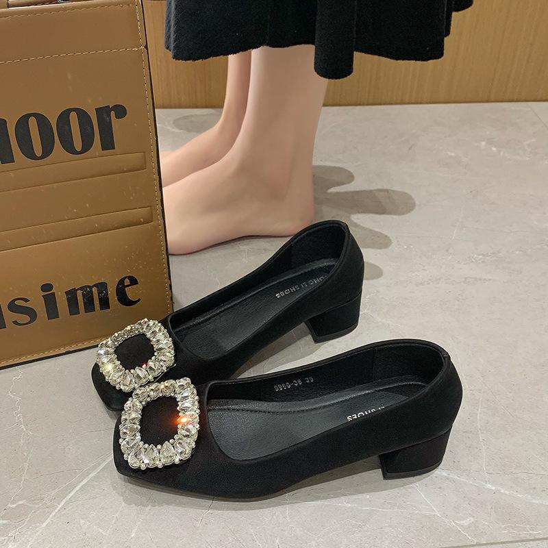 Туфли-лодочки на среднем и высоком каблуке, черные, с квадратным носком и стразами, женская обувь 2025, новые осенне-зимние, красные свадебные туфли, вечерние туфли 35 чёрный
Туфли-лодочки на среднем и высоком каблуке, черные, с квадратным носком и стразами, женская обувь 2025, новые осенне-зимние, красные свадебные туфли, вечерние туфли 35 чёрный