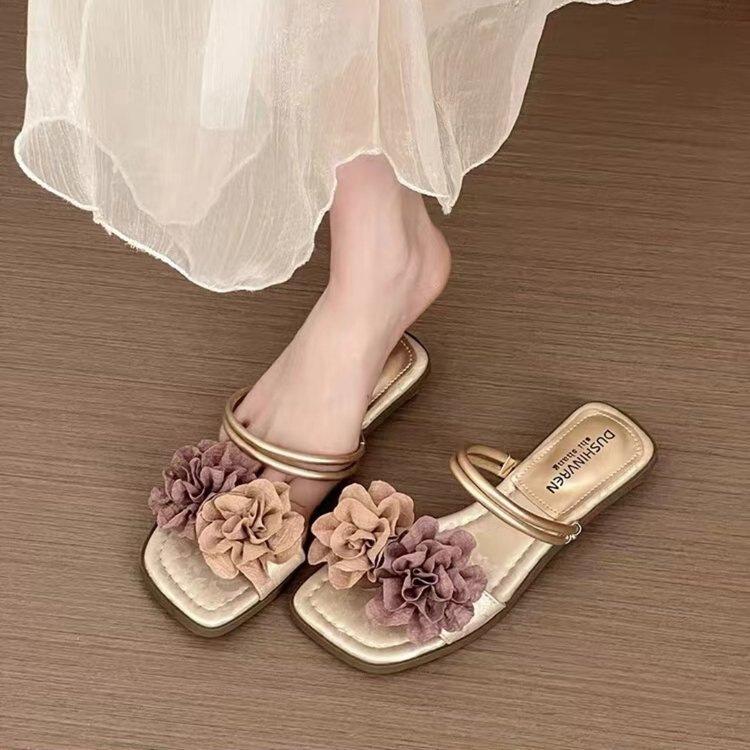 French retro flower fairy style with skirt women s outer wear 2025 summer new comfortable one-word holiday slippers 40
French retro flower fairy style with skirt women s outer wear 2025 summer new comfortable one-word holiday slippers 40