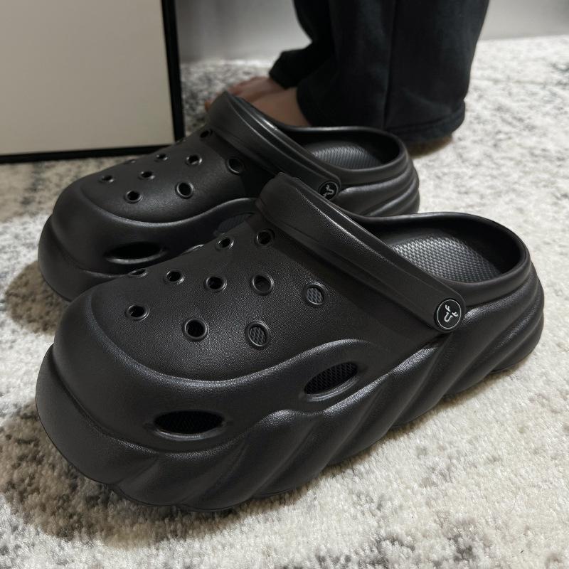 Hole shoes for women s new summer outer wear thick-soled high-end non-slip sandals to increase height and look thin beach slippers for men 235 (suitable for sizes 36-37) чорний
Hole shoes for women s new summer outer wear thick-soled high-end non-slip sandals to increase height and look thin beach slippers for men 235 (suitable for sizes 36-37) чорний