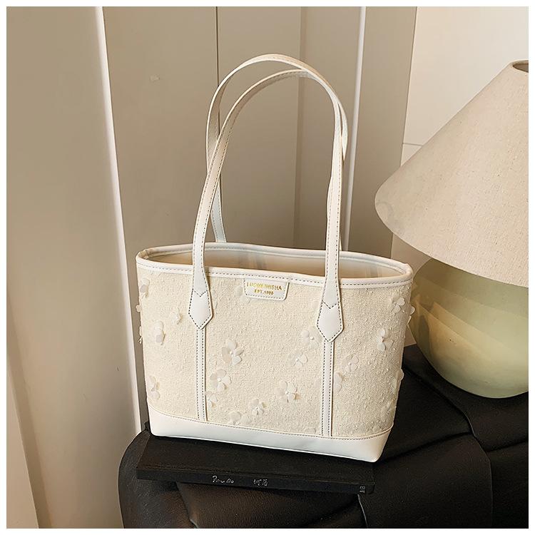 Tote bag women s large capacity 2025 new summer versatile casual shoulder bag college bag белый
Tote bag women s large capacity 2025 new summer versatile casual shoulder bag college bag белый