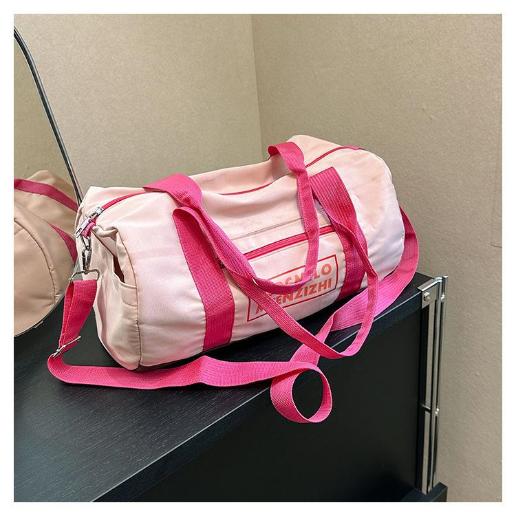 Korean-style sports and fitness bag, short-trip casual travel bag, women s crossbody shoulder bag, handbag, commuter storage small bag розовый
Korean-style sports and fitness bag, short-trip casual travel bag, women s crossbody shoulder bag, handbag, commuter storage small bag розовый