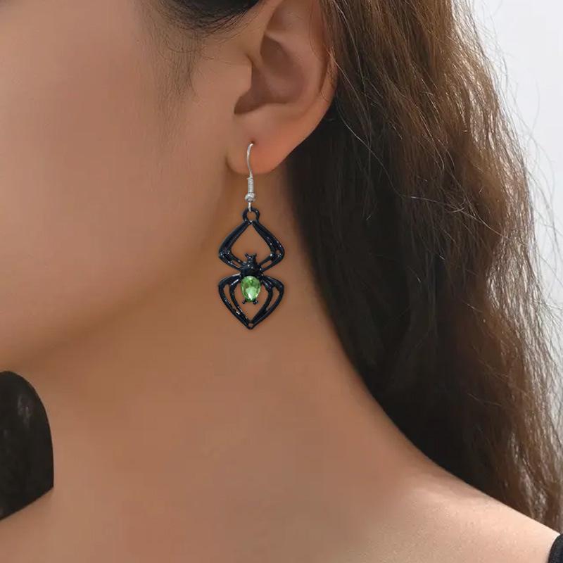 Retro Halloween European & American Spider Earrings: Versatile, Exaggerated, Hollowed-Out Design for Women белый
Retro Halloween European & American Spider Earrings: Versatile, Exaggerated, Hollowed-Out Design for Women белый