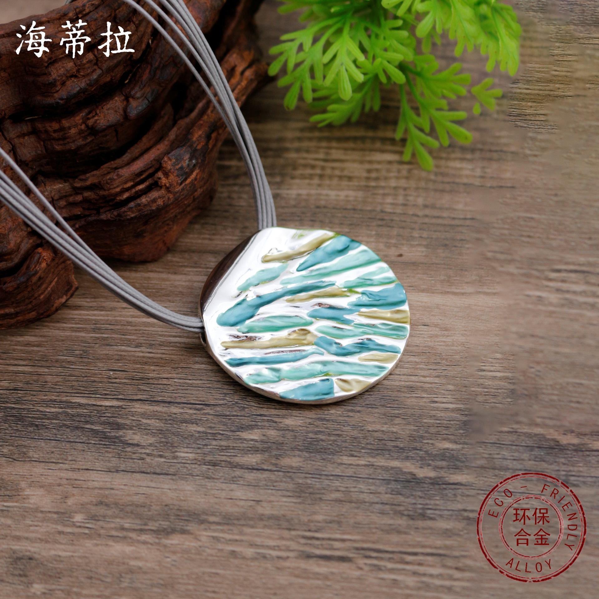 New enamel color round geometric leather rope magnetic necklace, women s exaggerated disc magnetic pendant
New enamel color round geometric leather rope magnetic necklace, women s exaggerated disc magnetic pendant