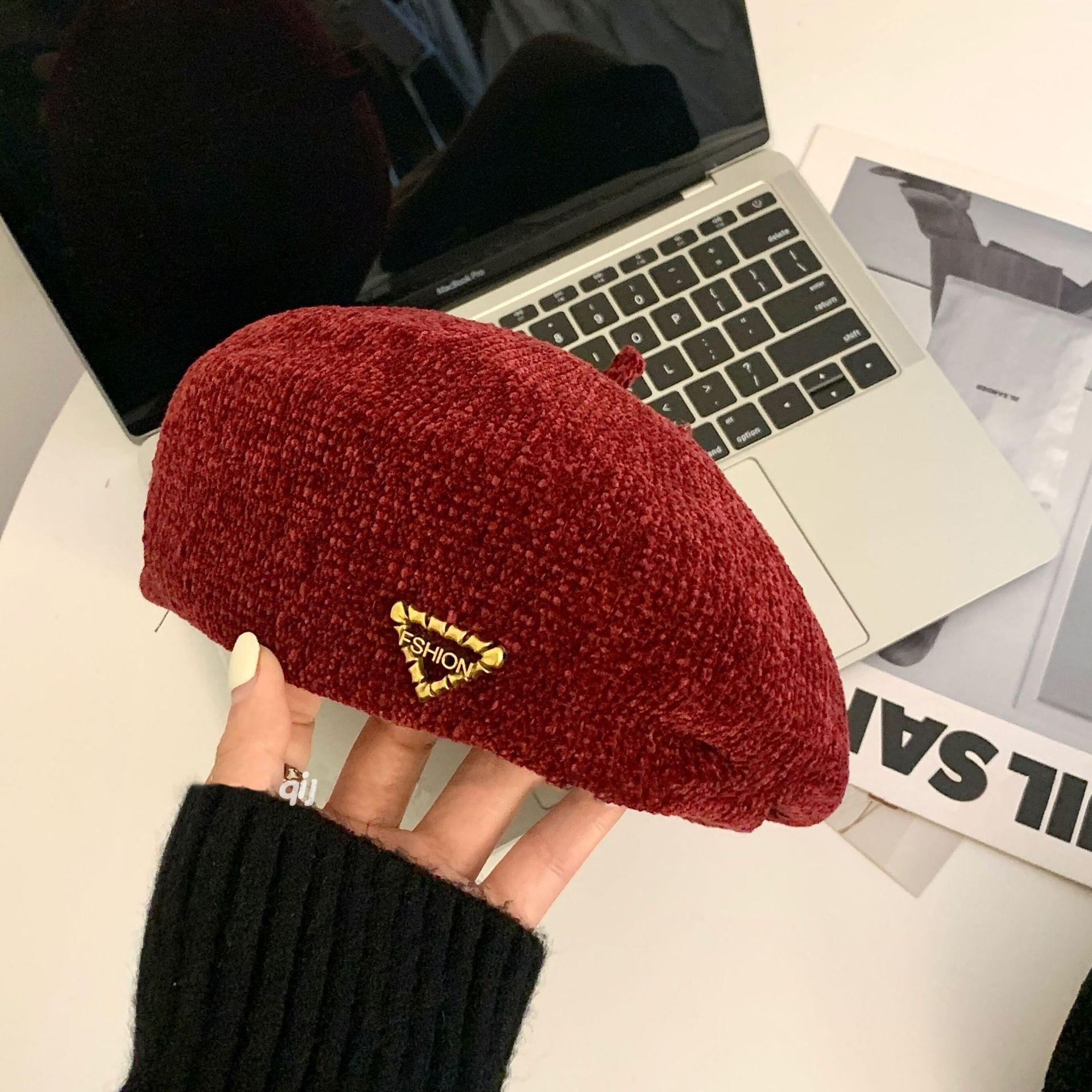 Новый Утолщенный Кашемировый Берет Корейский Стиль Перевернутый Треугольник Ретро Шляпа для Женщин Ветрозащитный и Теплый Художник Бейле Шляпа One Size
Новый Утолщенный Кашемировый Берет Корейский Стиль Перевернутый Треугольник Ретро Шляпа для Женщин Ветрозащитный и Теплый Художник Бейле Шляпа One Size
