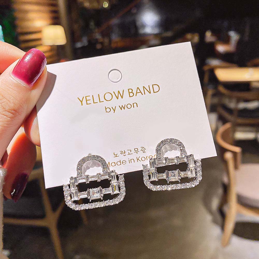 Fashion Jewelry Silver Needle Bag Korean Dangle Earrings Ear Stud Diamond Necklace Clavicle Chain earring серебряный
Fashion Jewelry Silver Needle Bag Korean Dangle Earrings Ear Stud Diamond Necklace Clavicle Chain earring серебряный