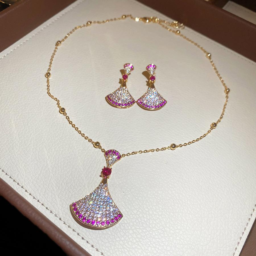 Dainty Double Color CZ Cubic Zircon Sector Fan Shaped Jewelry Sets for Women 18K Real Gold Plated Copper Necklace Earrings
Dainty Double Color CZ Cubic Zircon Sector Fan Shaped Jewelry Sets for Women 18K Real Gold Plated Copper Necklace Earrings