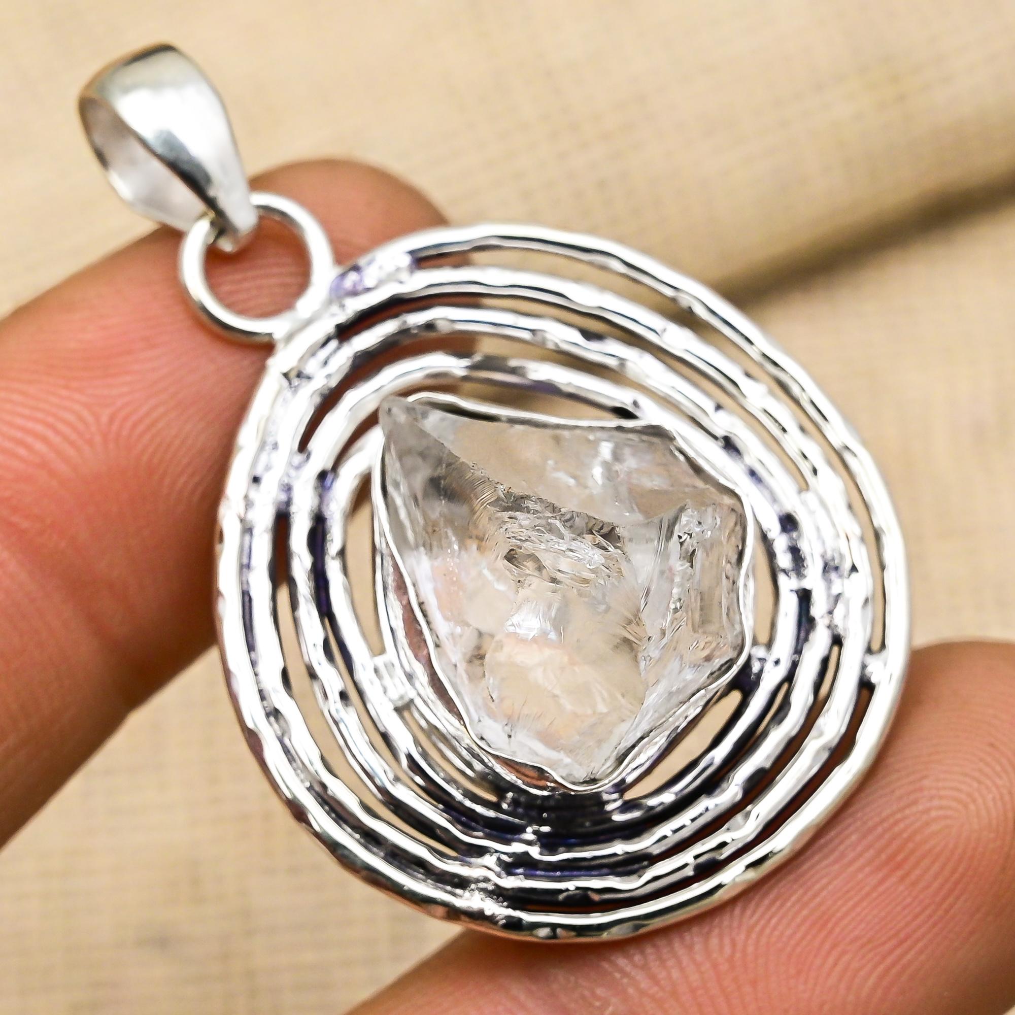 Gorgeous Rough Crystal Quartz Gemstone Jewelry 925 Sterling Silver Handmade Pendant Gift For Her 1.81 Inches белый
Gorgeous Rough Crystal Quartz Gemstone Jewelry 925 Sterling Silver Handmade Pendant Gift For Her 1.81 Inches белый