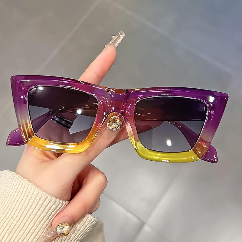 Stylish Cat-Eye Fashion Glasses with Gradient Blue & Clear Frame, Black PC Lenses, Metallic Hinges
Stylish Cat-Eye Fashion Glasses with Gradient Blue & Clear Frame, Black PC Lenses, Metallic Hinges