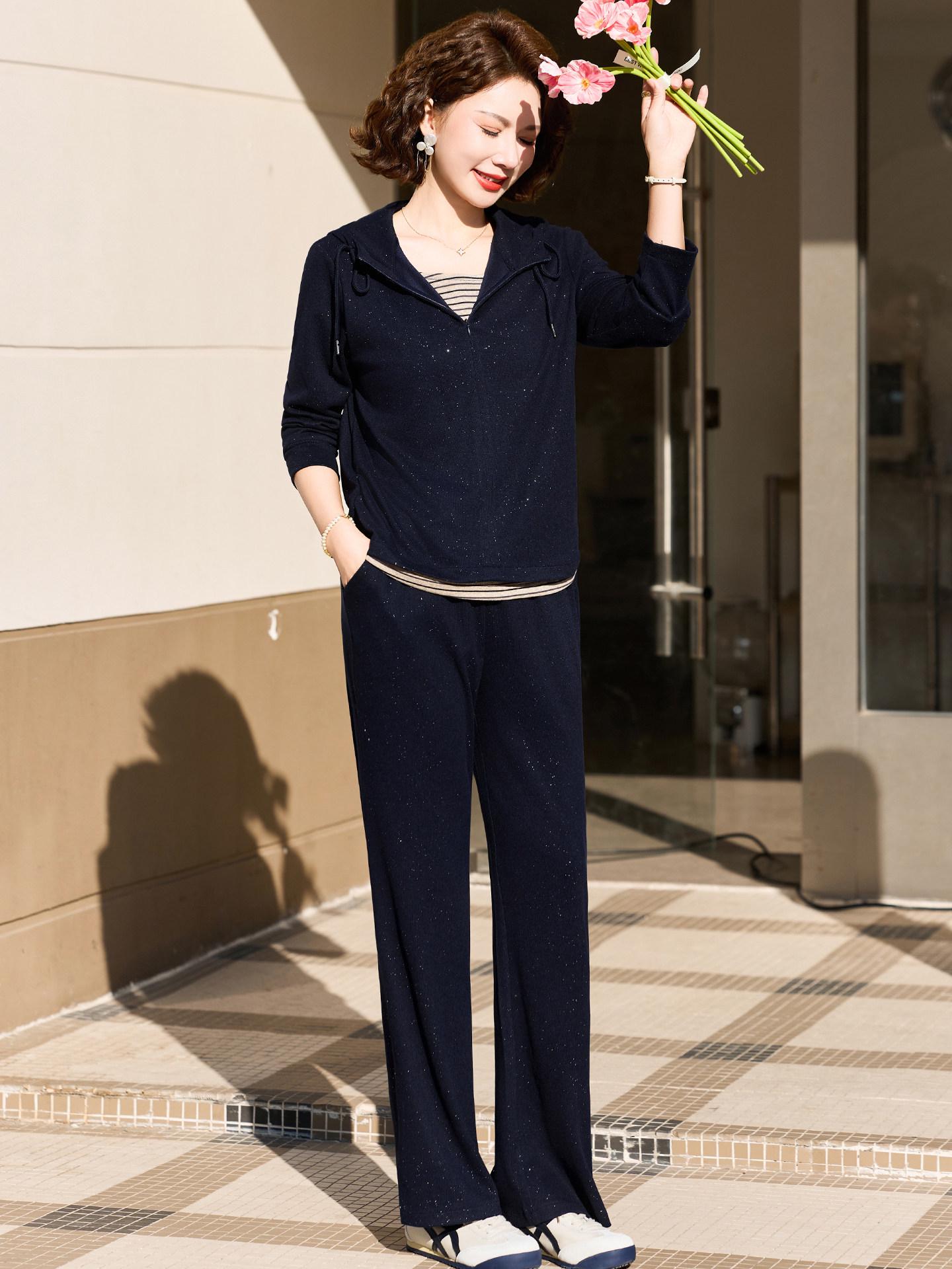 Elegant Spring Suit: Hoodie and Wide-Leg Trousers Set for Petite and Middle-Aged Women 5XL (150-170 lbs recommended)
Elegant Spring Suit: Hoodie and Wide-Leg Trousers Set for Petite and Middle-Aged Women 5XL (150-170 lbs recommended)