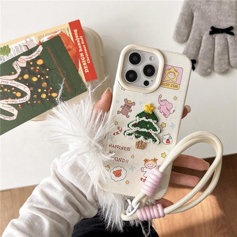 Cartoon Illustration Embroidered Christmas Tree Suitable for Apple 16promax Mobile Phone Case 15plus Autumn and Winter 14/13 iPhone 16
Cartoon Illustration Embroidered Christmas Tree Suitable for Apple 16promax Mobile Phone Case 15plus Autumn and Winter 14/13 iPhone 16