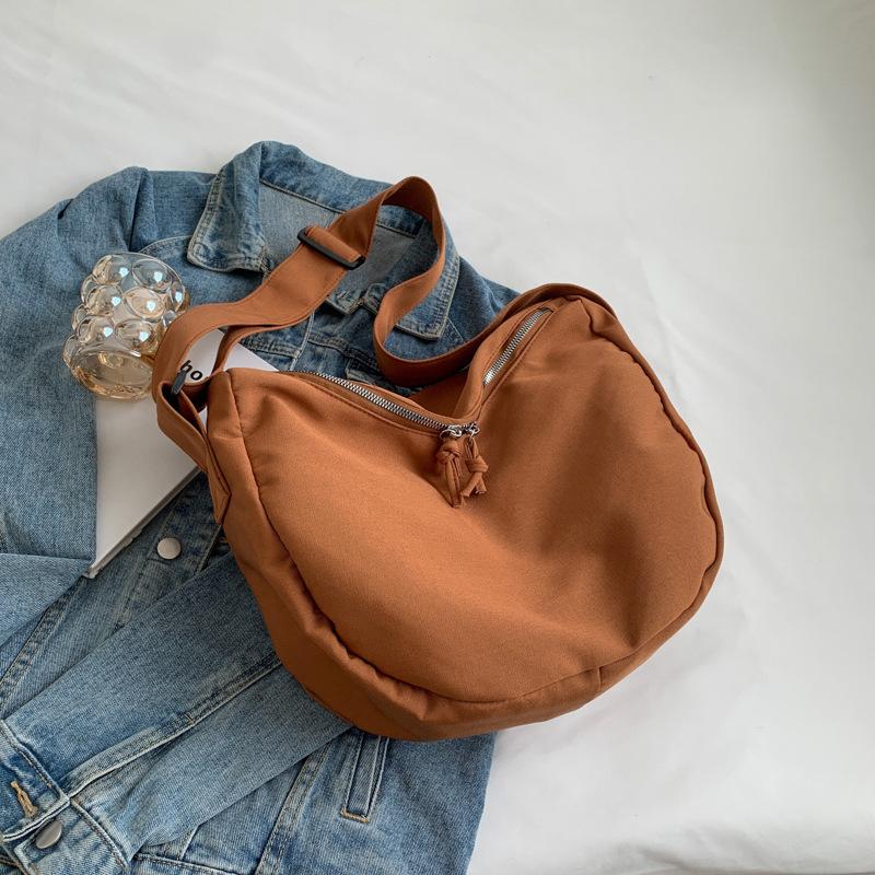 Leisure bag 2025 is popular this year. Small foreign style, fresh and large-capacity bags are popular. Women s shoulder underarm bags are simple and коричневый
Leisure bag 2025 is popular this year. Small foreign style, fresh and large-capacity bags are popular. Women s shoulder underarm bags are simple and коричневый