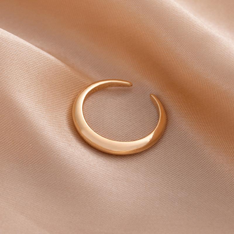 Minimalist Design Ring, Niche High-End Cold Wind Stacked Band Ring, Smooth Plain Ring, Open Ring, Tide Cool Jewelry.
Minimalist Design Ring, Niche High-End Cold Wind Stacked Band Ring, Smooth Plain Ring, Open Ring, Tide Cool Jewelry.