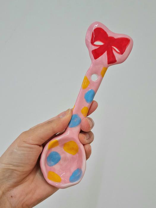Deulkkot Ceramic Red Ribbon Pink Spoon Red Ribbon Pink Spoon
Deulkkot Ceramic Red Ribbon Pink Spoon Red Ribbon Pink Spoon
