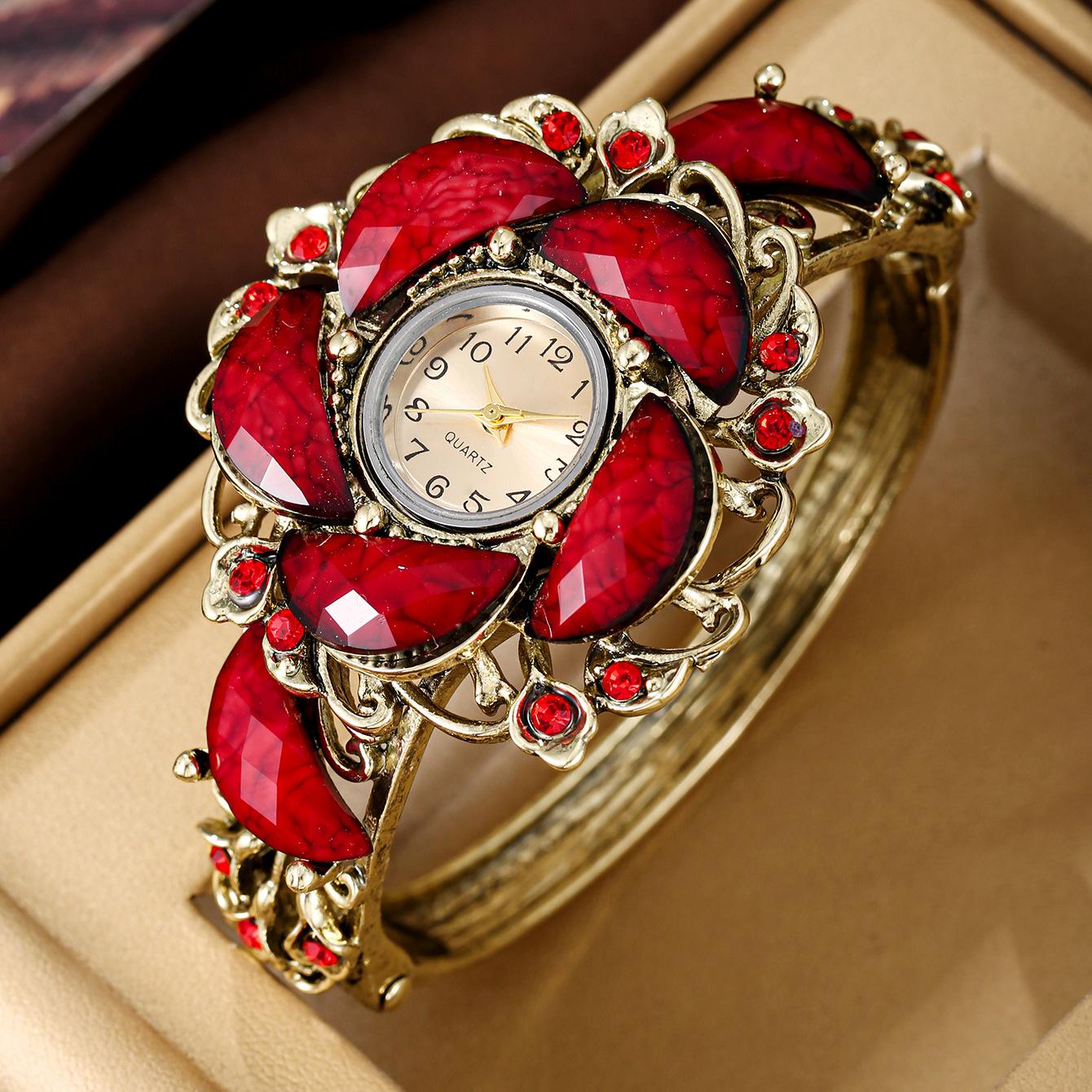 2026 New Diamond Moon Curved Edge Quartz Watch червоний
2026 New Diamond Moon Curved Edge Quartz Watch червоний