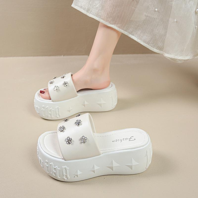 New thick-soled slippers women wear muffin bottom to increase height and look thin beach sandals versatile one-word drag 34 бежевый
New thick-soled slippers women wear muffin bottom to increase height and look thin beach sandals versatile one-word drag 34 бежевый