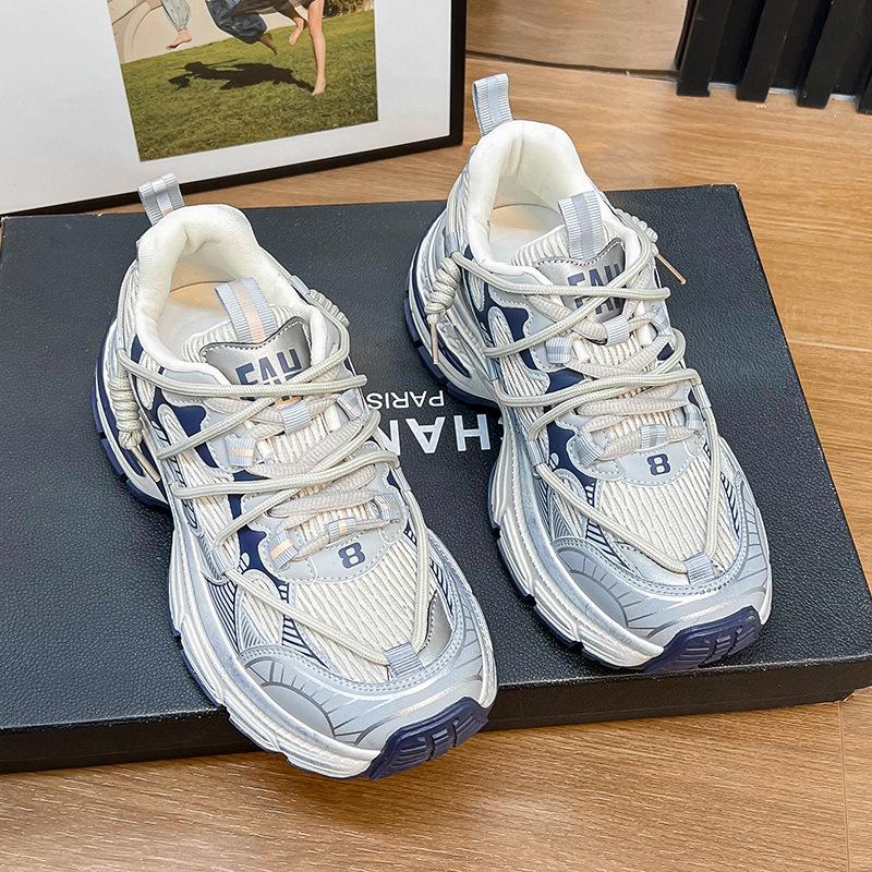 Retro mandarin duck with thick-soled heightening shoes for women s leisure sports 35 сірий колір
Retro mandarin duck with thick-soled heightening shoes for women s leisure sports 35 сірий колір