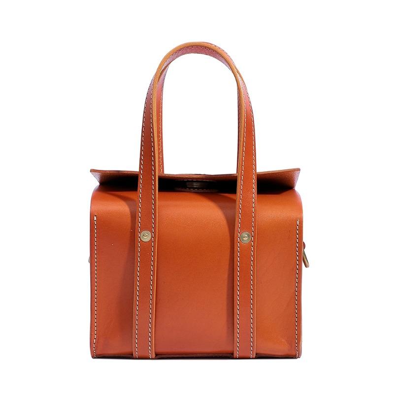 Женская кожаная квадратная сумка из кожи растительного дубления в ретро-стиле, ручной работы, портативная, для чайных пакетиков, из натуральной кожи, женская сумка
Женская кожаная квадратная сумка из кожи растительного дубления в ретро-стиле, ручной работы, портативная, для чайных пакетиков, из натуральной кожи, женская сумка