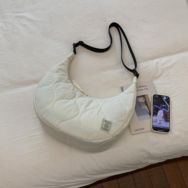 New Winter Texture Simple Crossbody Bag Korean Style Embroidery Commuting Hobo Bag Fashi Casual and Versatile Shoulder Bag
New Winter Texture Simple Crossbody Bag Korean Style Embroidery Commuting Hobo Bag Fashi Casual and Versatile Shoulder Bag