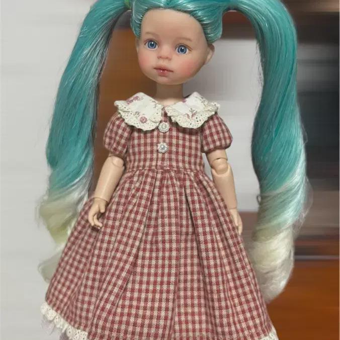 Мини-платье Paola Reina на осень
Мини-платье Paola Reina на осень