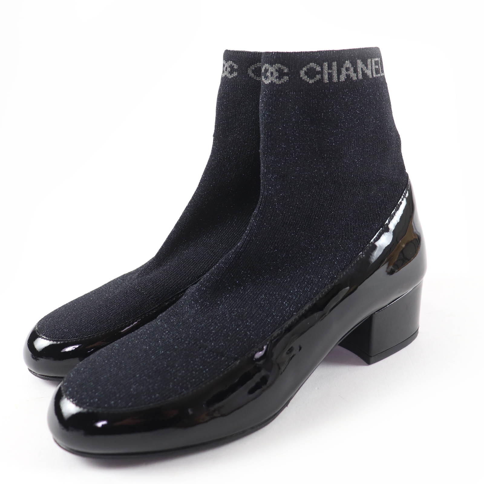 Excellent CHANEL boots Logo-emblazoned patent leather sock boots black 34.5 Used
Excellent CHANEL boots Logo-emblazoned patent leather sock boots black 34.5 Used