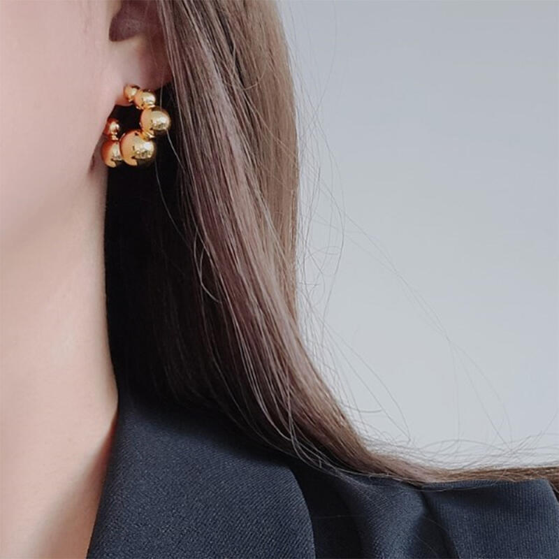 Boldring earrings, gold ball, silver ball, donut-shaped earrings Silver
Boldring earrings, gold ball, silver ball, donut-shaped earrings Silver
