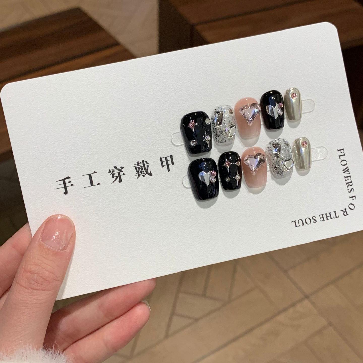 Handmade Dark Loli Short Nails: Sweet, Cool, Spicy Style with Heart Rhinestones S
Handmade Dark Loli Short Nails: Sweet, Cool, Spicy Style with Heart Rhinestones S