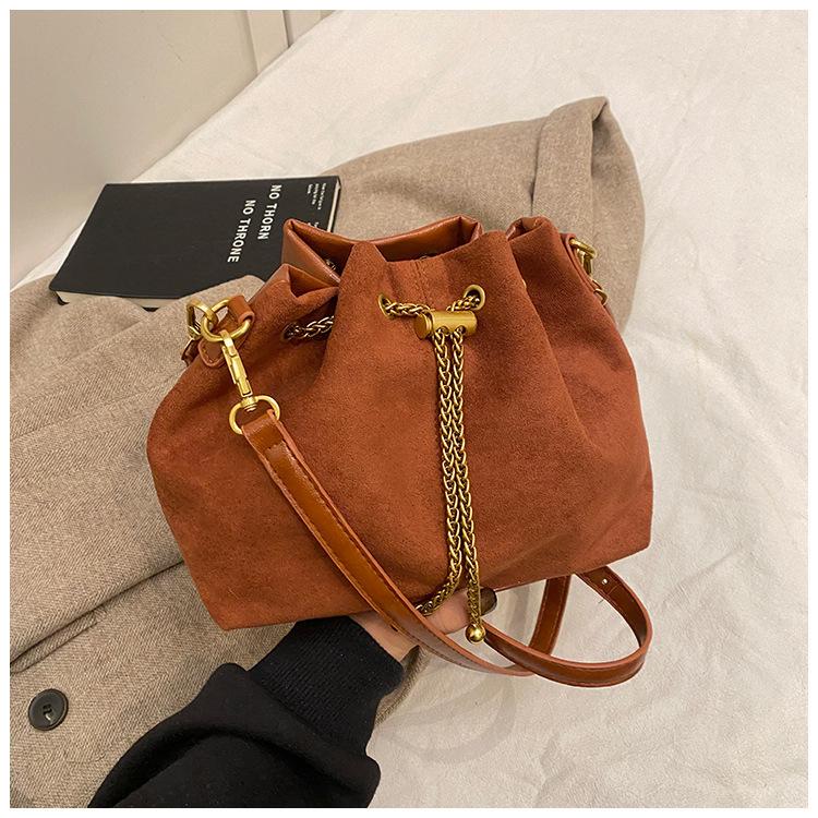 2026 Retro Frosted Winter Women s Crossbody Bucket Bag - Trendy and Versatile
2026 Retro Frosted Winter Women s Crossbody Bucket Bag - Trendy and Versatile