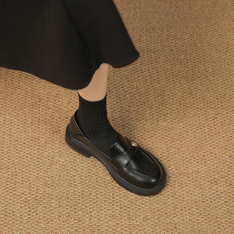 Gold coin female style thick heel single shoes thick sole one pedal small leather shoes 35 чорний
Gold coin female style thick heel single shoes thick sole one pedal small leather shoes 35 чорний