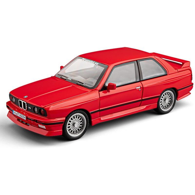 Масштаб 1/24 1988 BMW M3 E30 литой спортивный автомобиль модель литой металл классические автомобили транспортные средства модель имитация звук и свет детские игрушки подарки красный
Масштаб 1/24 1988 BMW M3 E30 литой спортивный автомобиль модель литой металл классические автомобили транспортные средства модель имитация звук и свет детские игрушки подарки красный
