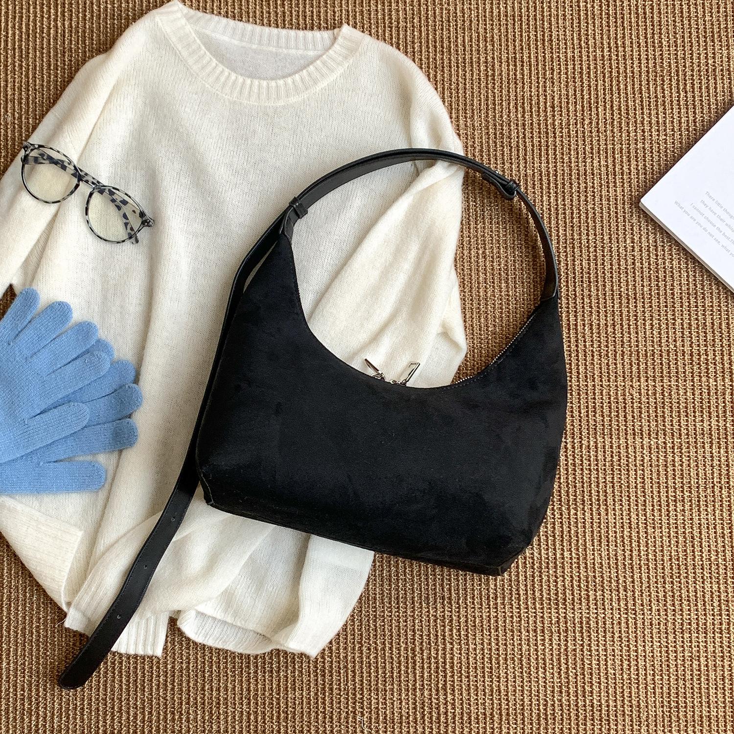 Korean Version of Niche Fashion Personality Crossbody Leopard Print Bag, New Suede Frosted Suede Handbag Under The Arm
Korean Version of Niche Fashion Personality Crossbody Leopard Print Bag, New Suede Frosted Suede Handbag Under The Arm