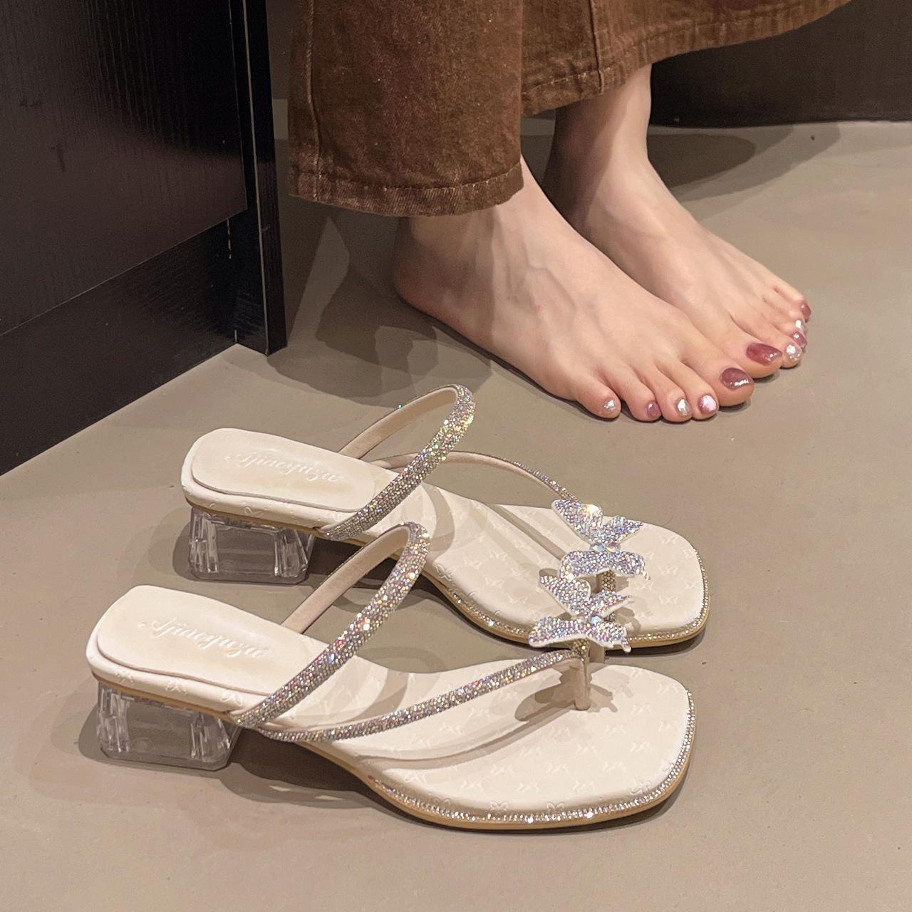 Butterfly rhinestone slippers women s summer wear 2025 new French beautiful fairy style with skirt cover toe cool slippers 40
Butterfly rhinestone slippers women s summer wear 2025 new French beautiful fairy style with skirt cover toe cool slippers 40