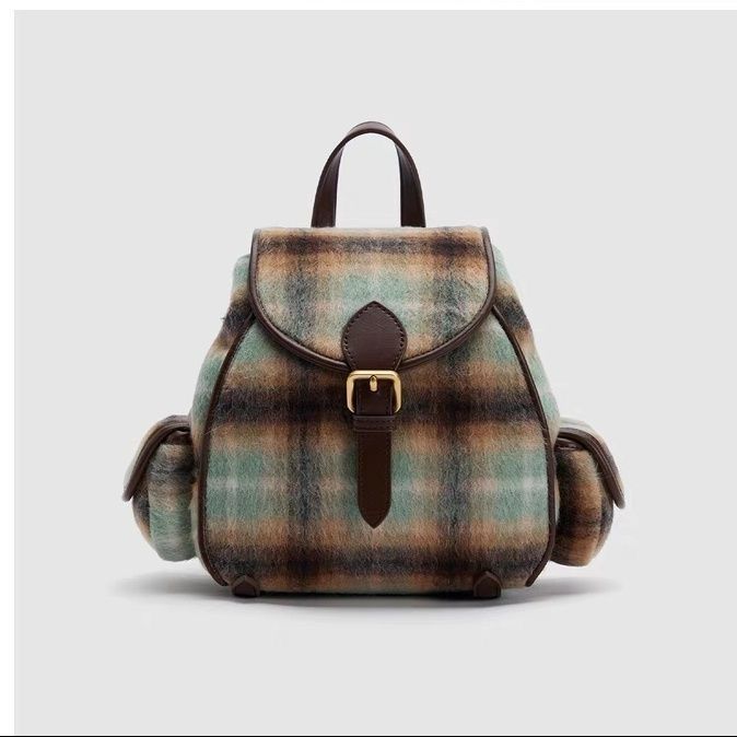 Women s bags autumn and winter women s fashion retro college wind suede backpack gradual change contrasting color plaid
Women s bags autumn and winter women s fashion retro college wind suede backpack gradual change contrasting color plaid
