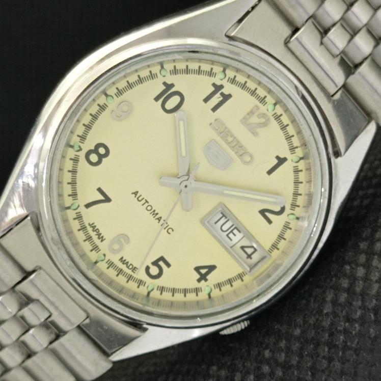 USED VINTAGE SEIKO 5 AUTOMATIC 7S26A JAPAN MENS DAY/DATE WATCH 612-a319066-2 SKU612-a319066
USED VINTAGE SEIKO 5 AUTOMATIC 7S26A JAPAN MENS DAY/DATE WATCH 612-a319066-2 SKU612-a319066